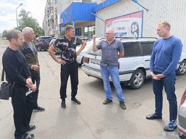 Специалисты Министерства транспорта ДНР провели профилактическую встречу с руководством и водителями службы заказа такси города Снежное