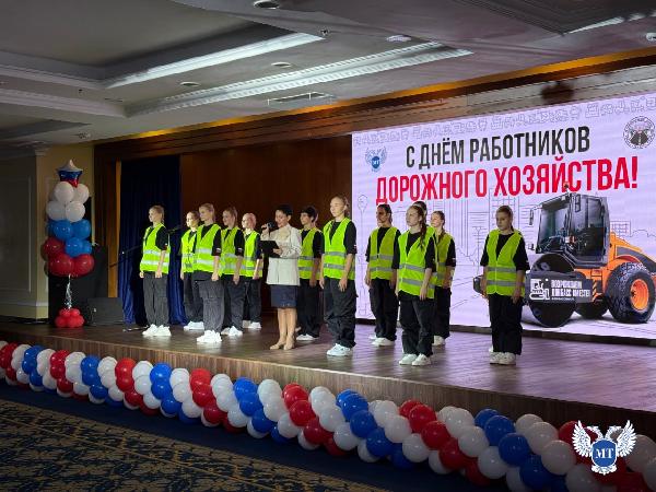Александр Бондаренко: В Республике наградили лучших работников дорожного хозяйства