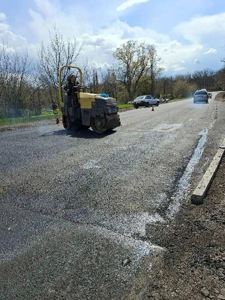 Приморский край завершает ремонт дороги на улице Поповича в Торезе