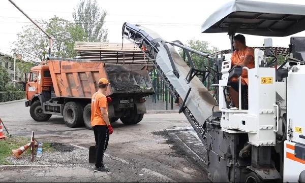 При поддержке Бурятии продолжается ремонт дорог в селе Новокатериновка Старобешевского округа