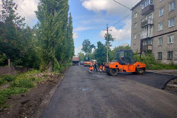 Специалисты из регионов-шефов продолжают восстановление улично-дорожной сети в подшефных муниципалитетах