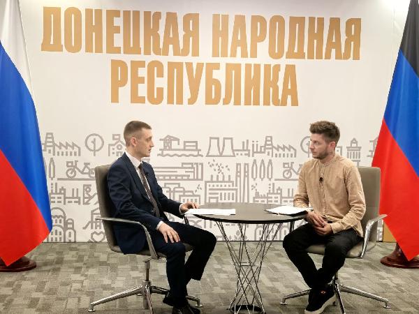 Александр Бондаренко: Провел очередной, уже традиционный, прямой эфир, посвященный актуальным вопросам от граждан о работе дорожно-транспортного комплекса Республики. 