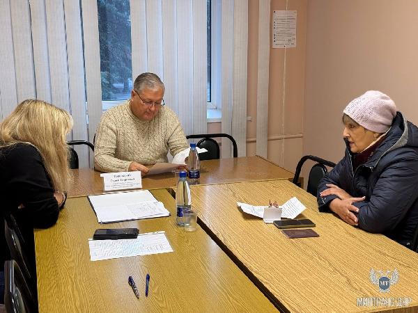 В Минтранс ДНР обратилась жительница Еленовки с просьбой оказать содействие в ремонте дорог Докучаевского округа