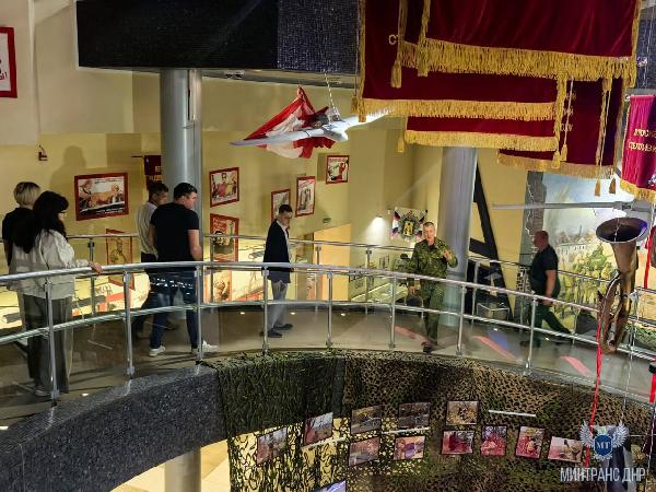 Александр Бондаренко: В Донецке, в парке культуры и отдыха имени Ленинского комсомола находится один из уникальнейших музеев не только ДНР, но, пожалуй, и России. Это – Военно-исторический музей Великой Отечественной войны.