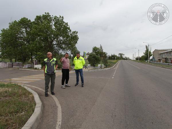 Служба автомобильных дорог Донбасса обеспечит обустройство порядка 30 участков автодорог общего пользования средствами безопасности к началу нового учебного года