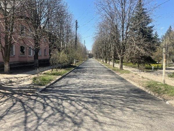 Специалисты из регионов-шефов приступили к ремонту дорог в Дебальцевском округе