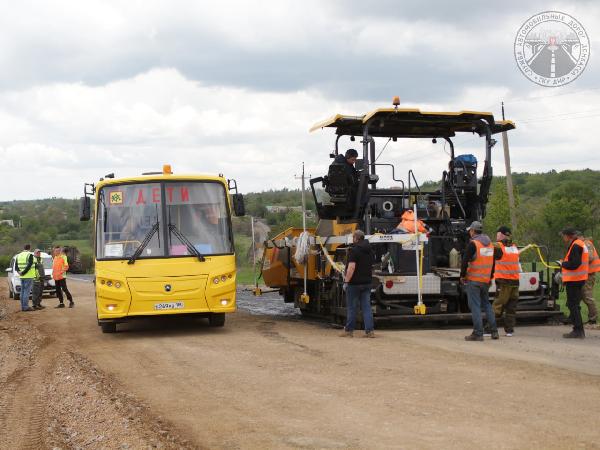 На завершающем этапе работы по восстановлению автомобильной дороги Доля-Еленовка