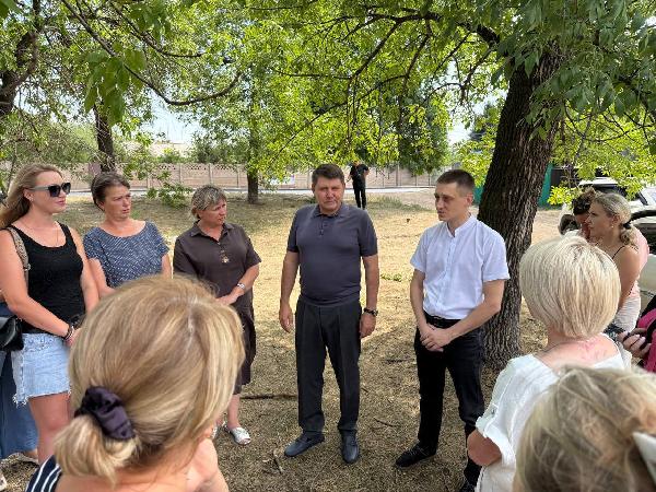 Александр Бондаренко: Пообщались с гражданами, проживающими в Червоногвардейском районе г. Макеевки. 