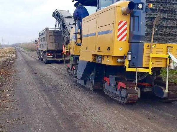 Александр Бондаренко: Приступили к ремонту нового дорожного объекта в Амвросиевском районе - автомобильной дороги Шахтное - Степано-Крынка – Обрезное