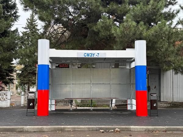 В Иловайске при поддержке Нижнего Новгорода установили новые остановочные павильоны 