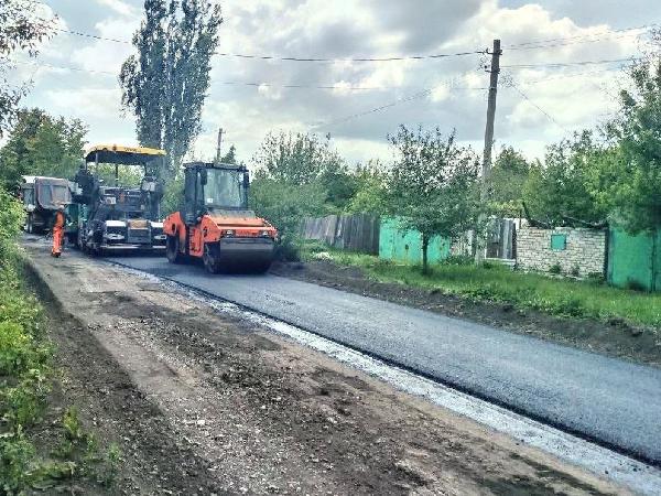 Ремонт дорожного покрытия в Дебальцево ведется по пяти улицам
