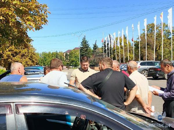 Специалисты Минтранса ДНР провели в Дебальцево профилактическое мероприятие для перевозчиков легковым такси